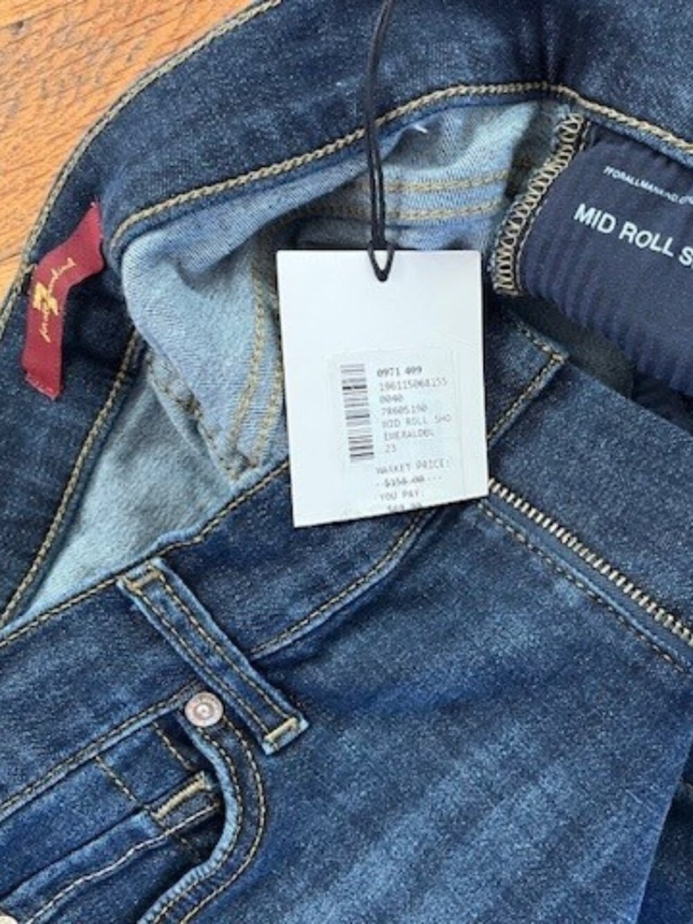 NWT - 7 For All Mankind Mid Roll Short Emerald Blue, Size 23 - Picture 5 of 7